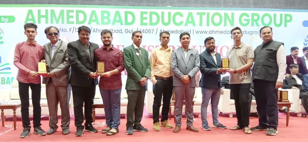 અમદાવાદ એજ્યુકેશન ગ્રુપ દ્વારા વિદ્યાર્થી સન્માન સમારંભ